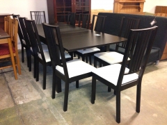 Matbord + 10st stolar